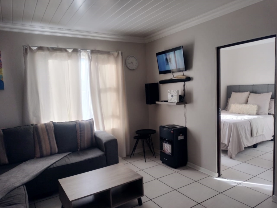 2 Bedroom Property for Sale in Lourierpark Free State